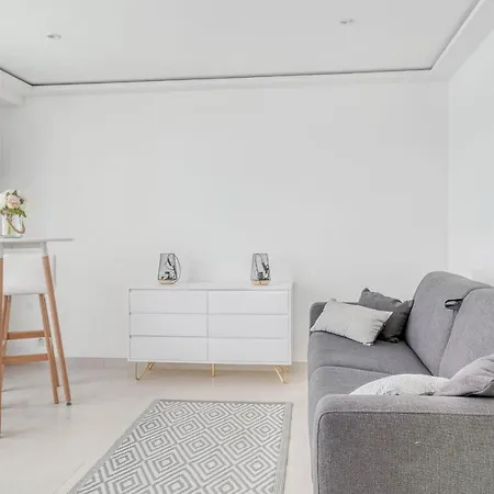 Nice And Bright Studio At 200 M From The Croisette *