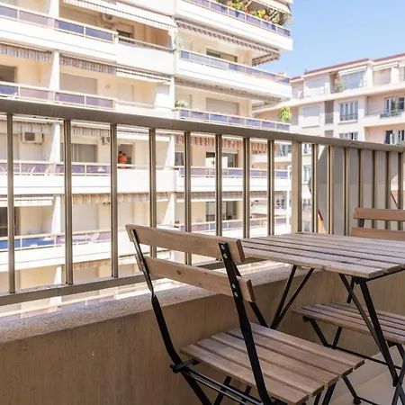 Nice And Bright Studio At 200 M From The Croisette Apartment Cannes